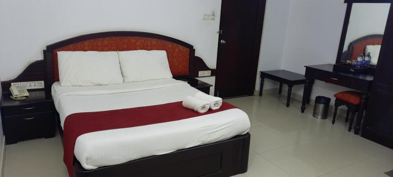 Gee Bee Palace Angamaly Esterno foto