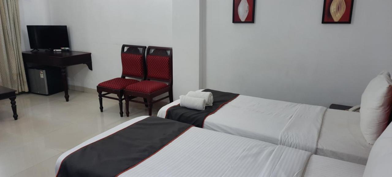 Gee Bee Palace Angamaly Esterno foto