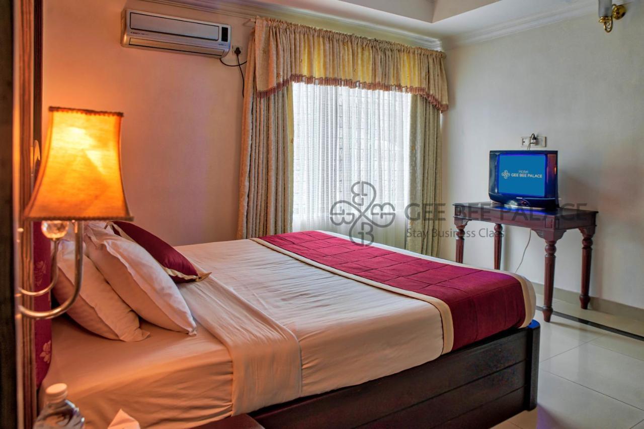 Gee Bee Palace Angamaly Esterno foto